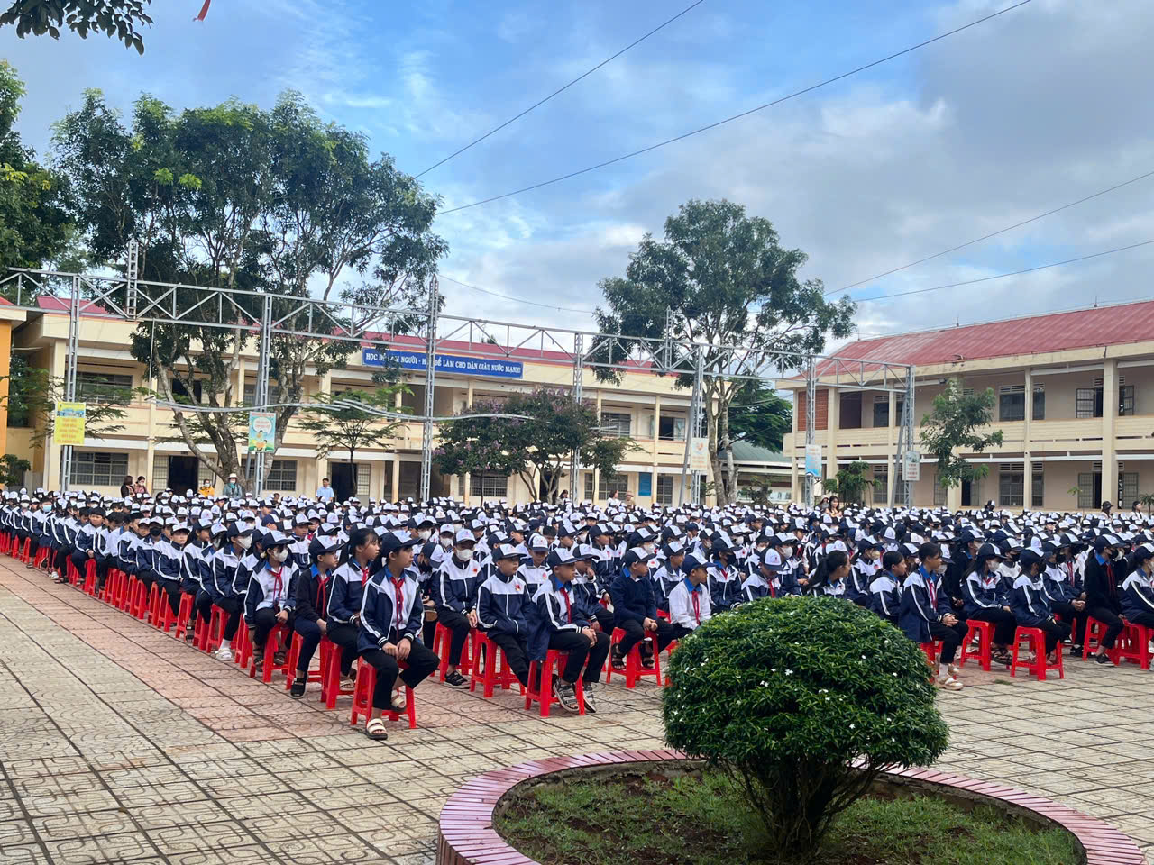 z5834876298894 67788d5a1d17f34094674cd4cea66ad9