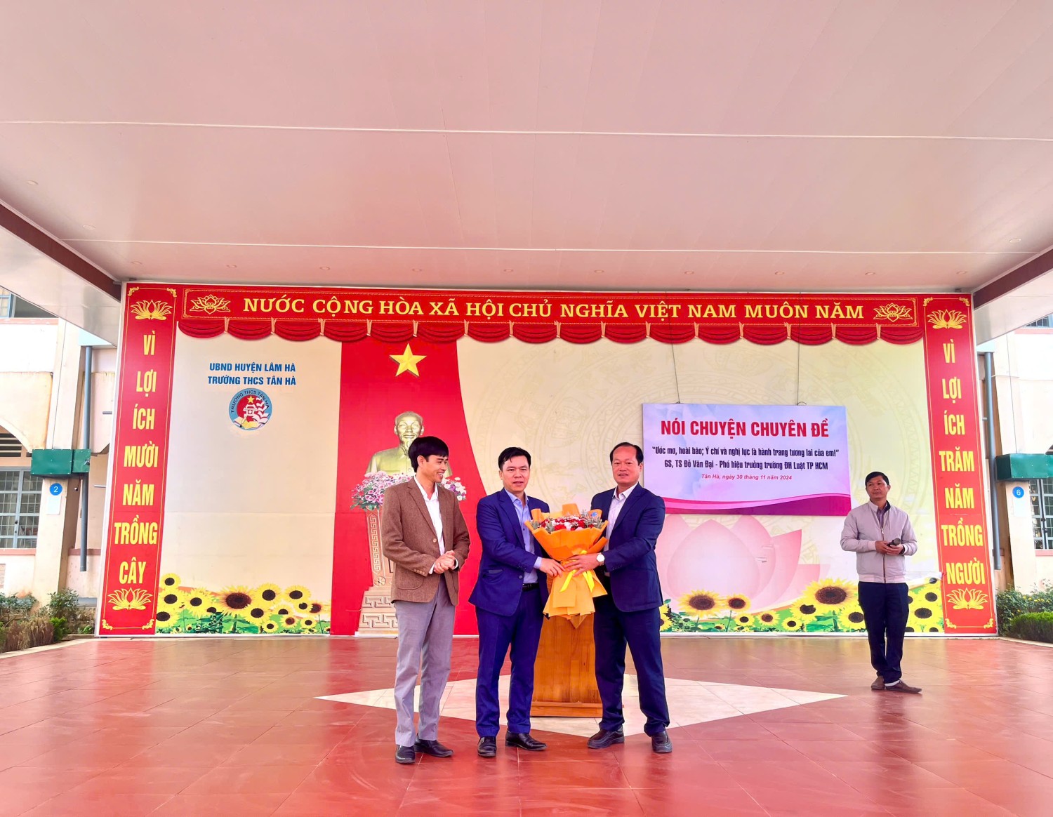 z6082962306835 abf6c3b2d35137ff4f8c8c1845617000